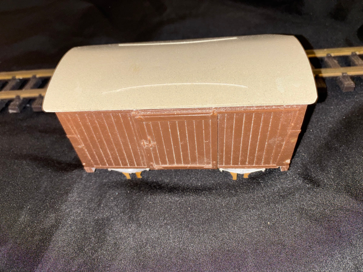 Gauge 1 - 10mm Ventilated wagon body with Brass Axle boxes