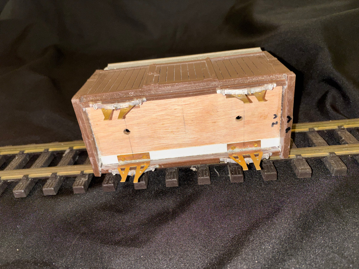 Gauge 1 - 10mm Ventilated wagon body with Brass Axle boxes