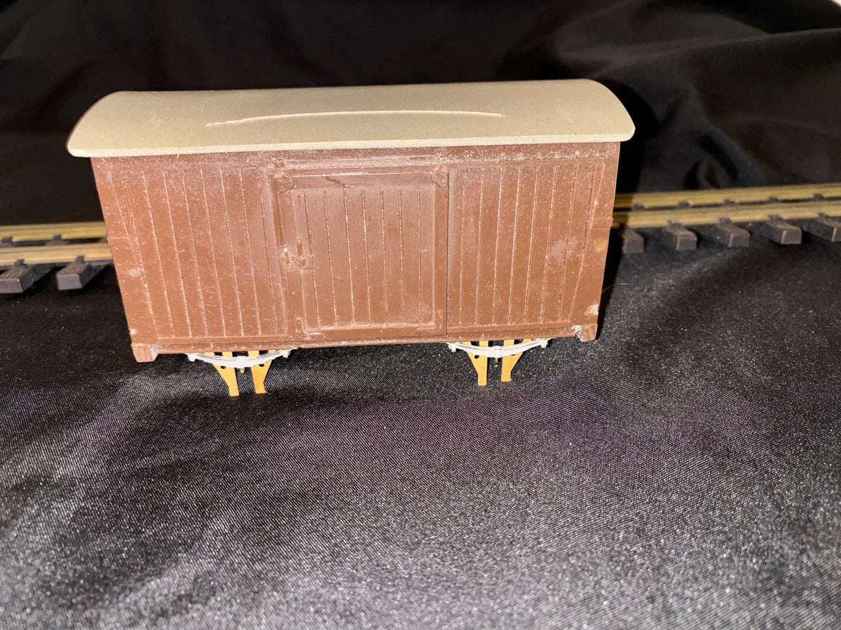 Gauge 1 - 10mm Ventilated wagon body with Brass Axle boxes