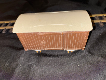 Gauge 1 - 10mm Ventilated wagon body with Brass Axle boxes