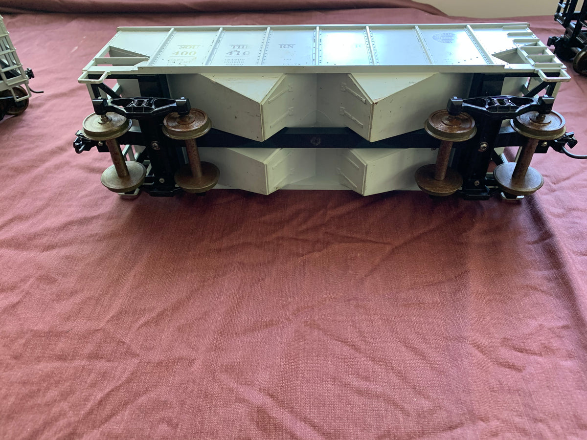 Price Reduced - 4 x Gauge / G-scale American Coal & Grain Hoppers